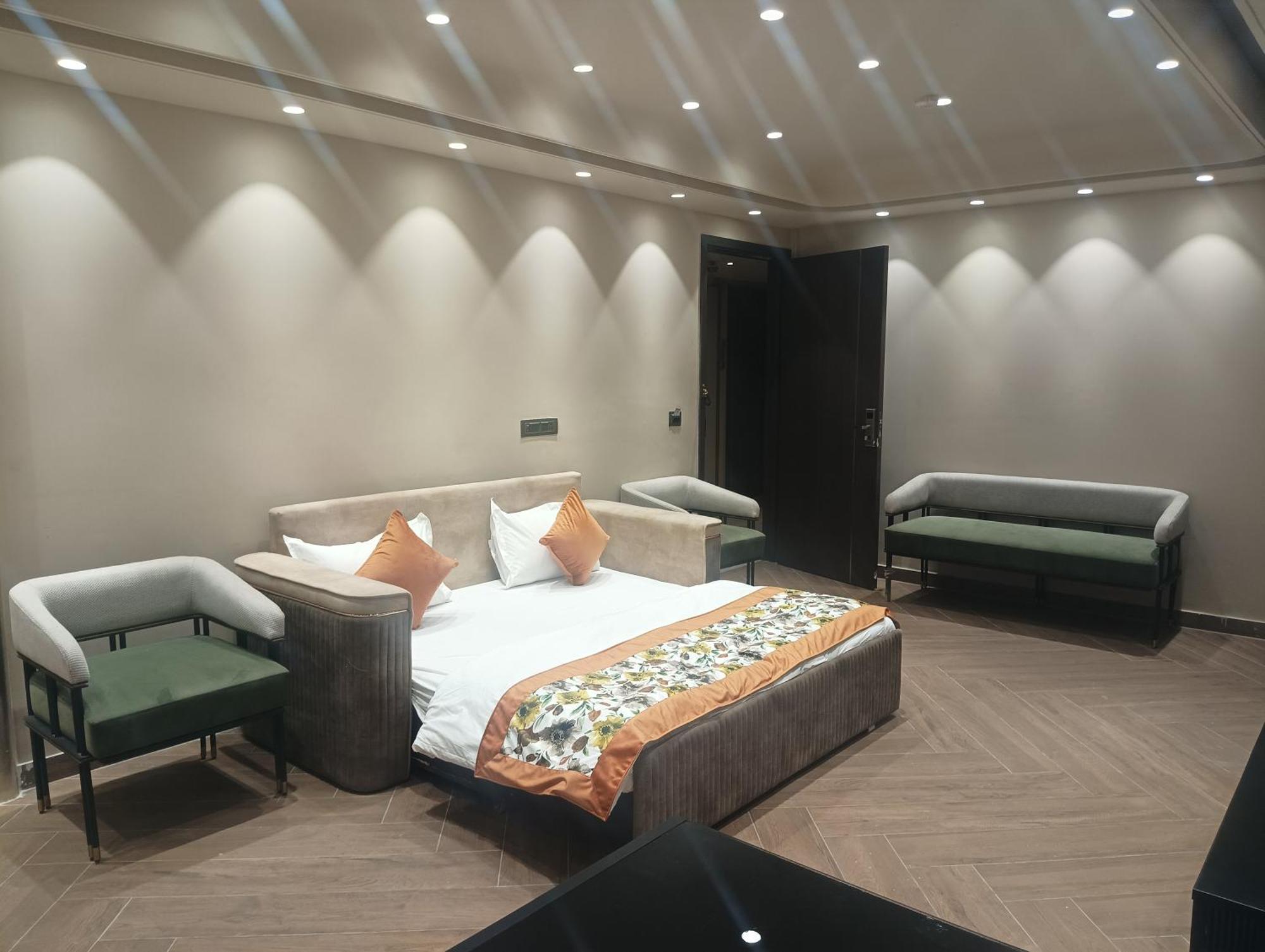 Hotel Cullinan By Qotel Janakpuri เดลี ภายนอก รูปภาพ