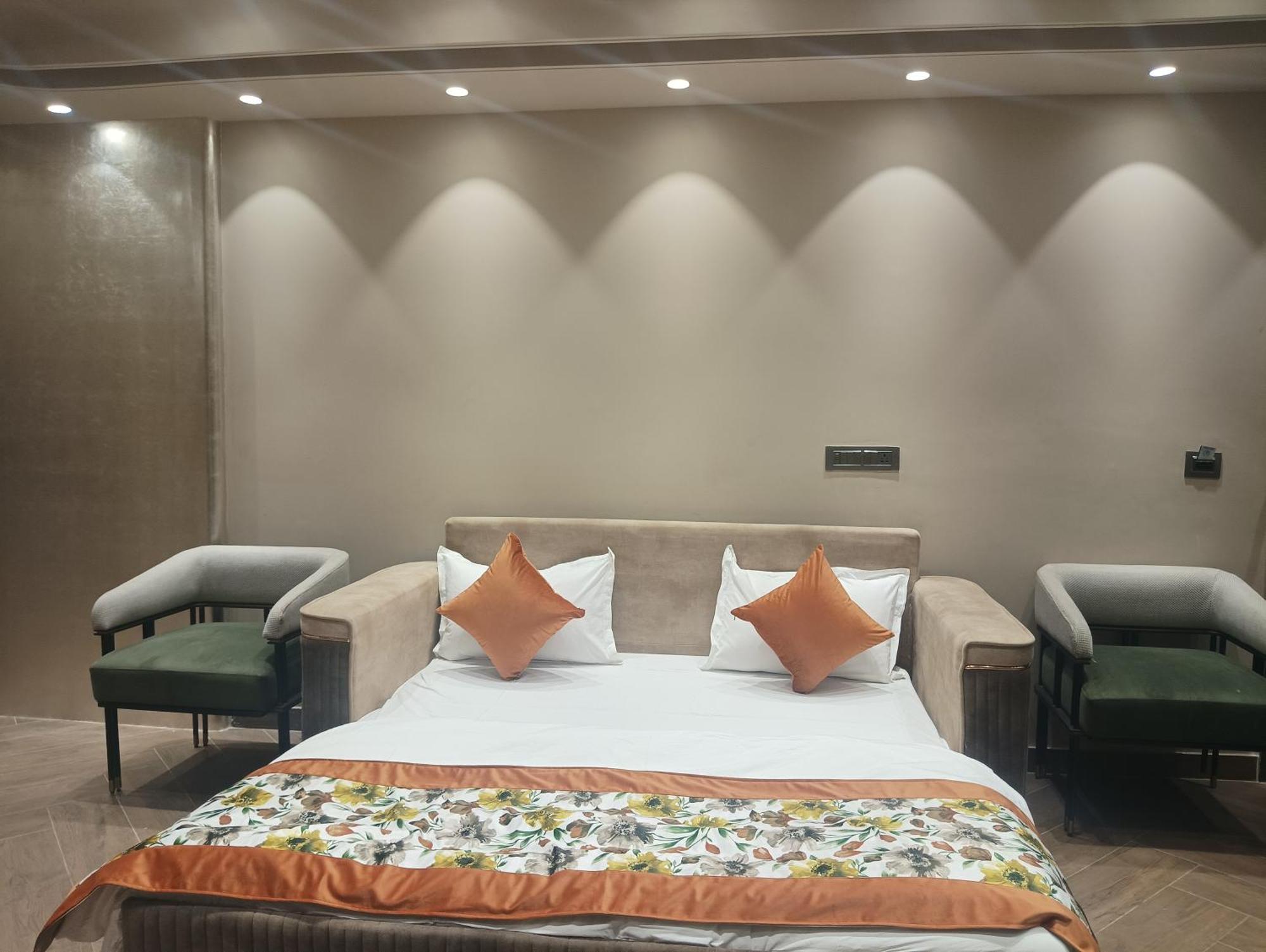 Hotel Cullinan By Qotel Janakpuri เดลี ภายนอก รูปภาพ