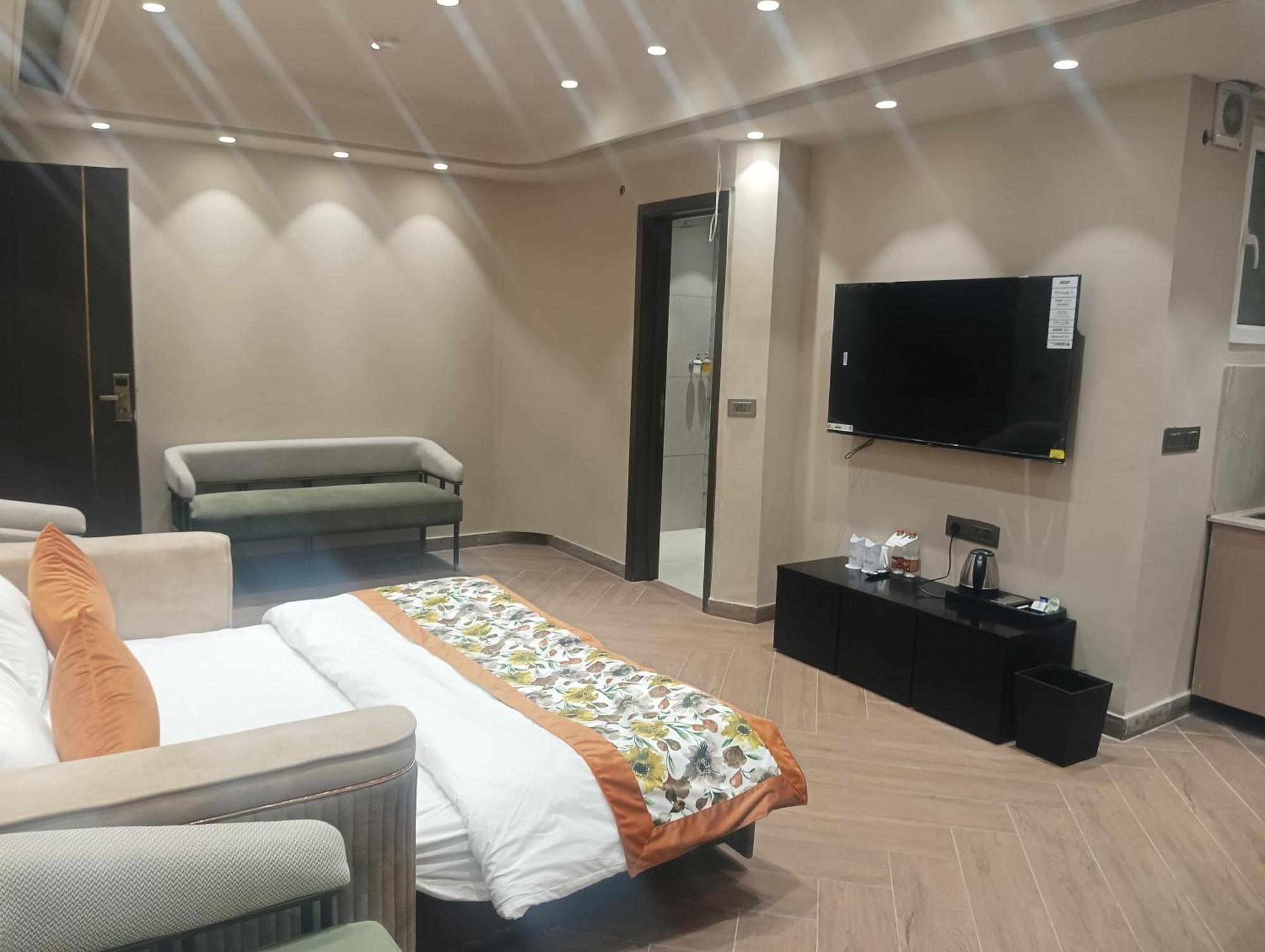 Hotel Cullinan By Qotel Janakpuri เดลี ภายนอก รูปภาพ