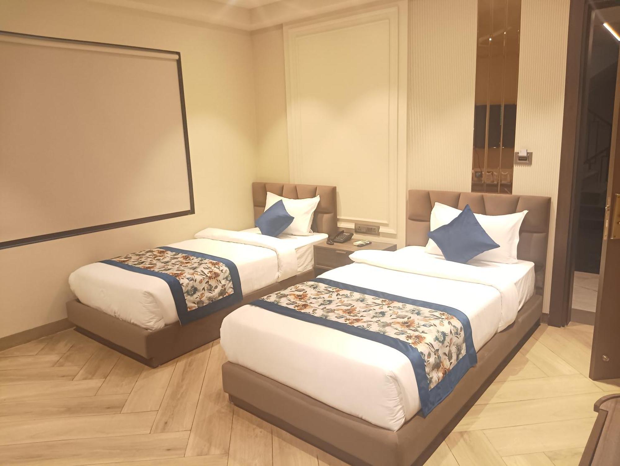 Hotel Cullinan By Qotel Janakpuri เดลี ภายนอก รูปภาพ