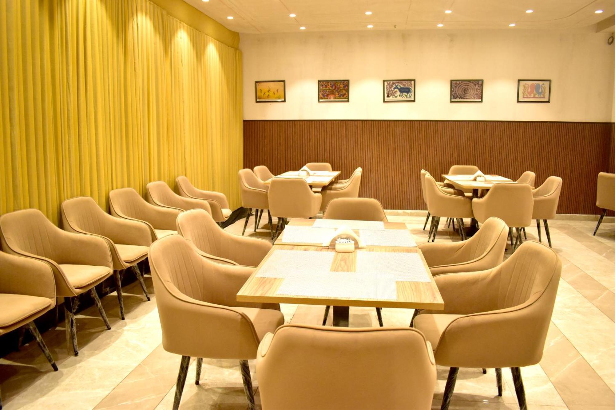Hotel Cullinan By Qotel Janakpuri เดลี ภายนอก รูปภาพ