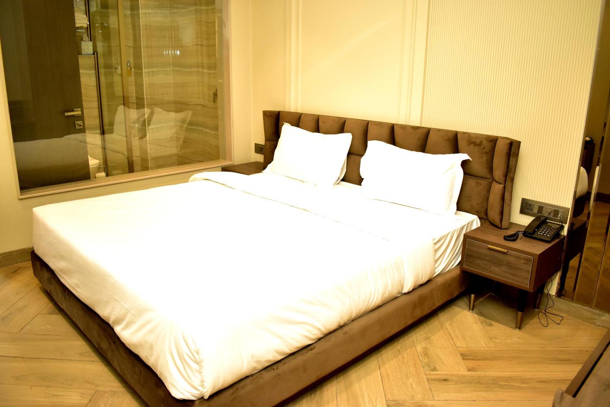 Hotel Cullinan By Qotel Janakpuri เดลี ภายนอก รูปภาพ