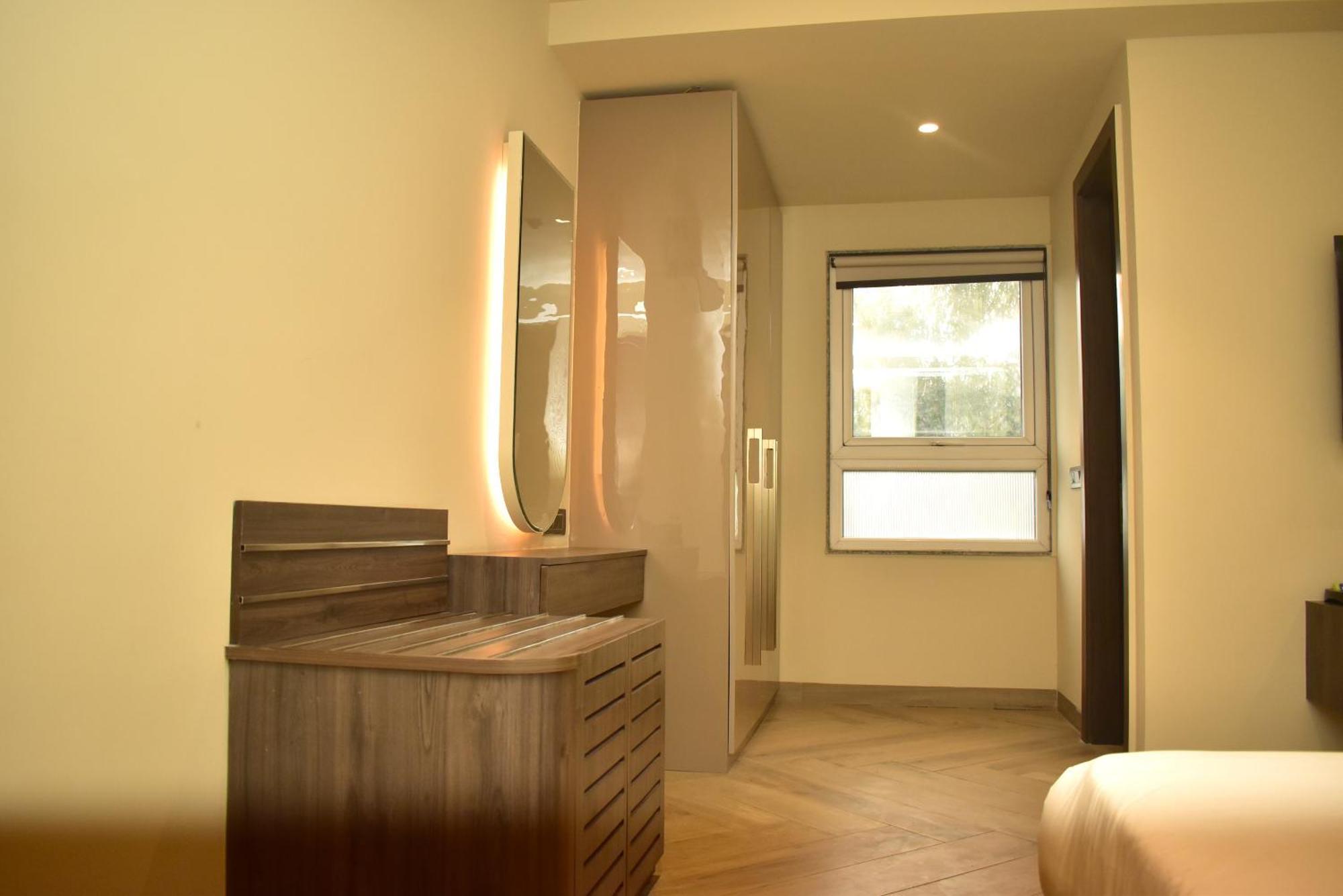 Hotel Cullinan By Qotel Janakpuri เดลี ภายนอก รูปภาพ