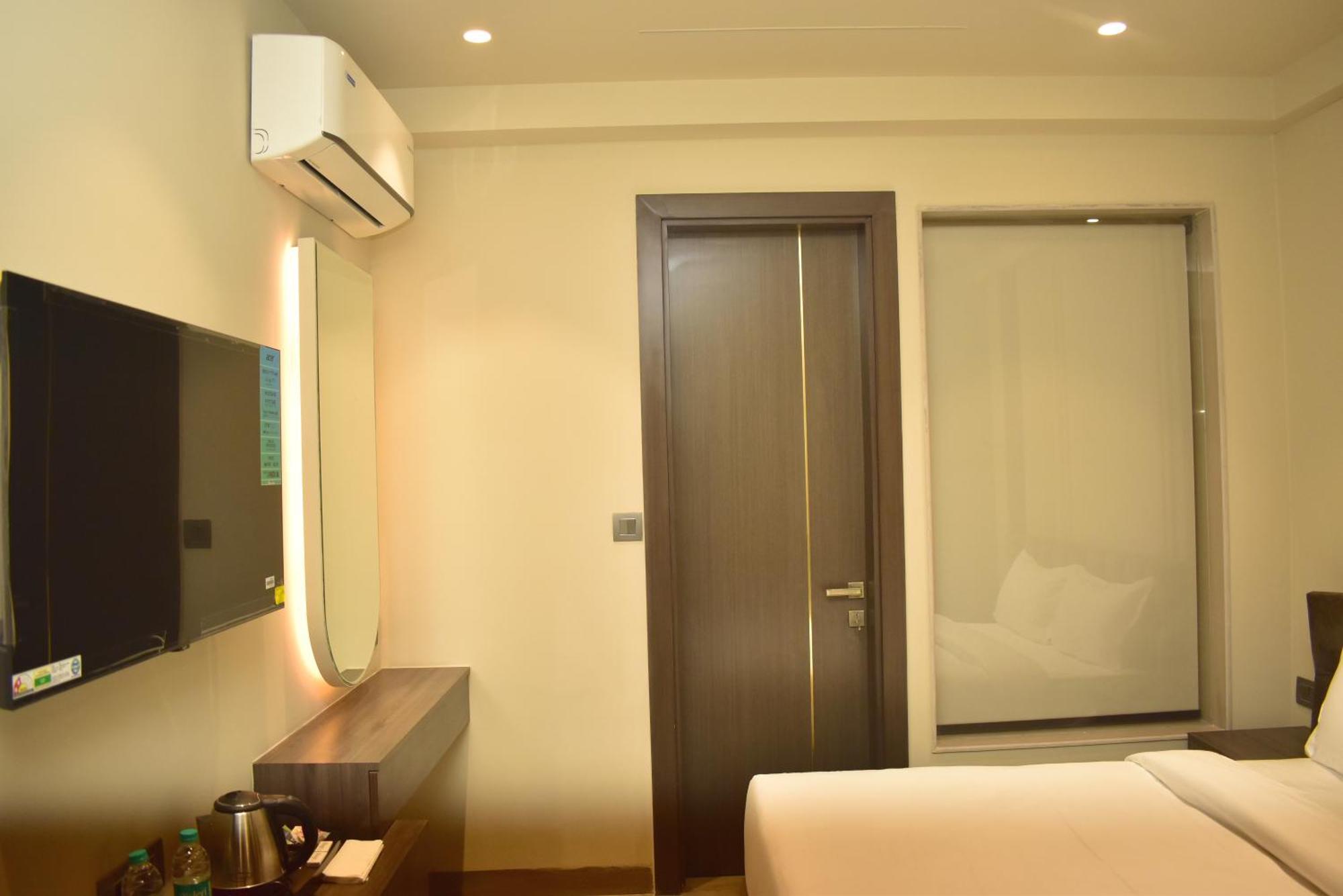 Hotel Cullinan By Qotel Janakpuri เดลี ภายนอก รูปภาพ
