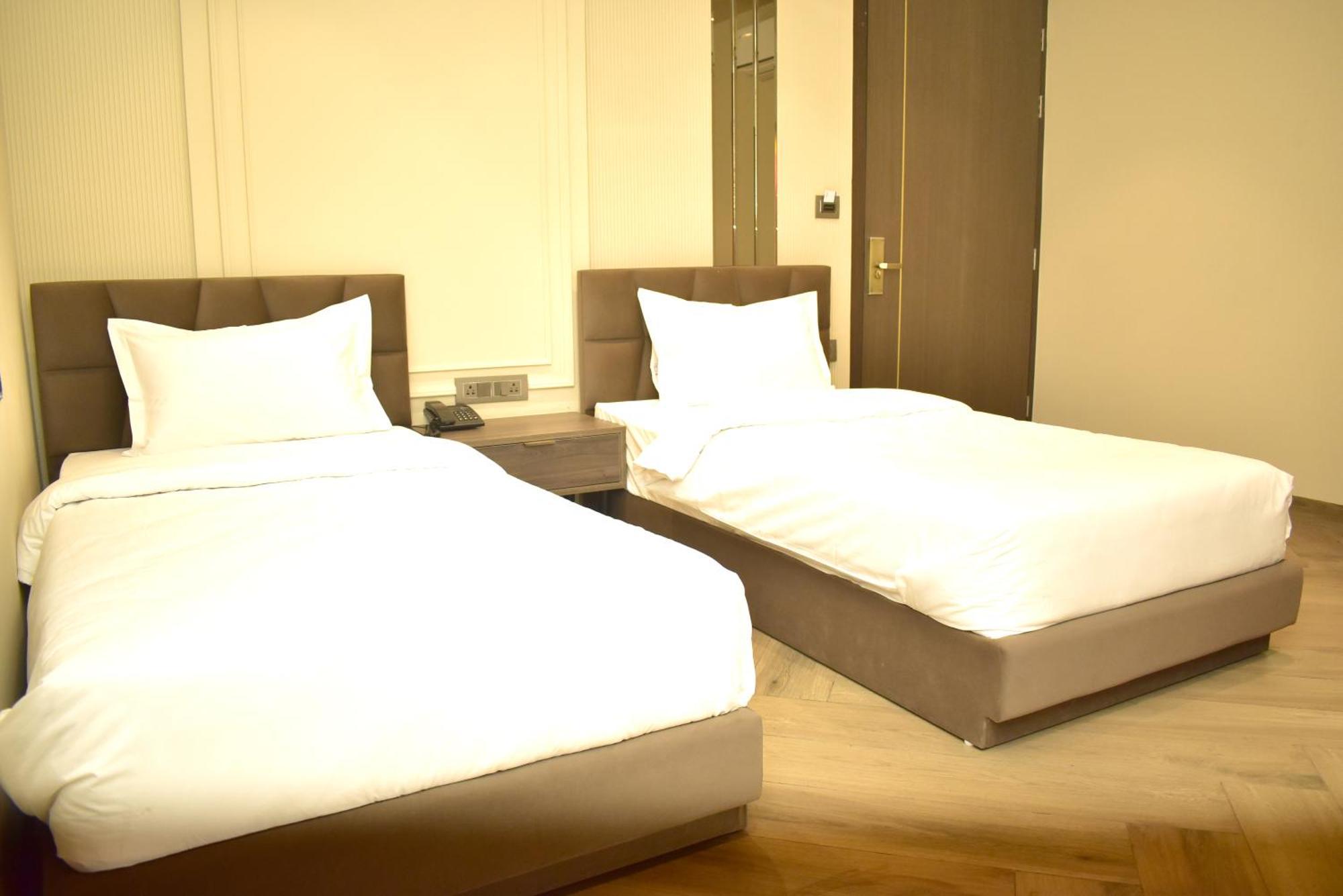 Hotel Cullinan By Qotel Janakpuri เดลี ภายนอก รูปภาพ
