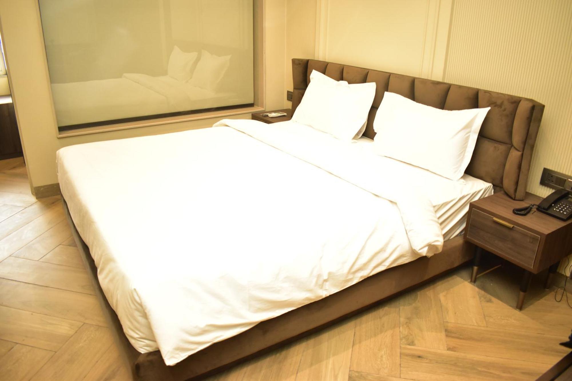 Hotel Cullinan By Qotel Janakpuri เดลี ภายนอก รูปภาพ